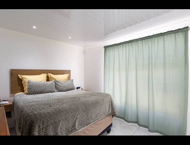 2 BEDROOM HOUSE FOR SALE IN ADMIRALS PARK